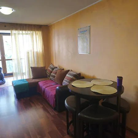 Cu 3 - Dristor Apartament Bukareszt